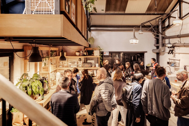 Soutenu par le Fonds européen de développement régional (FEDER), le FoodLab Paris est un tiers-lieu à mi-chemin entre le laboratoire culinaire accessible à tous et l'incubateur de porteurs de projets entrepreneuriaux. 