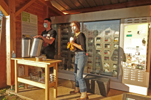 Entre Saveur et Jardin a mis en place un distributeur de soupes fraîches en Essonne Entre Saveur et Jardin a mis en place un distributeur de soupes fraîches en Essonne