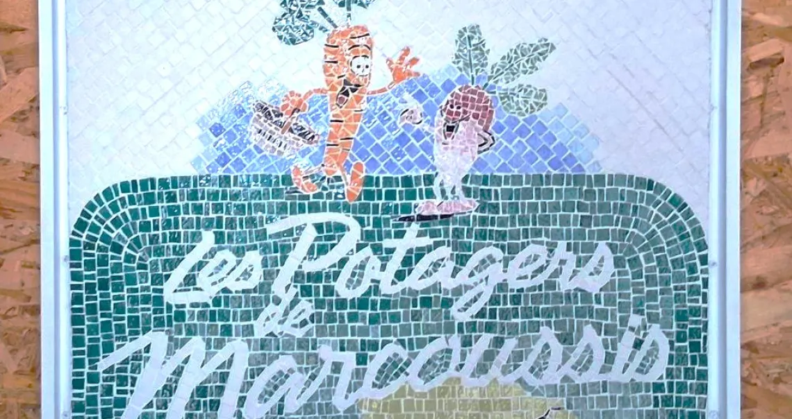 Mosaïque encadrée indiquant "Les Potagers de Marcoussis"
