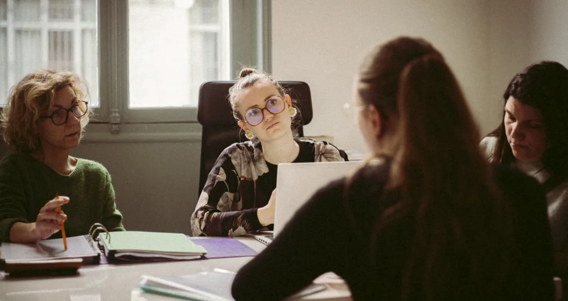 4 femmes lors d'une réunion de l'équipe du LAO Pow'her 