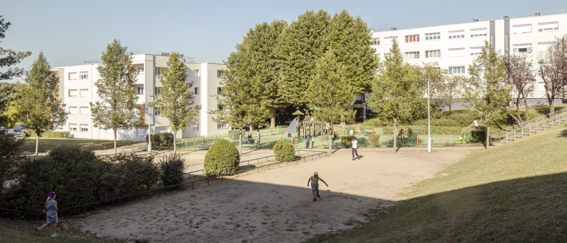 A Osny, dans le Val-d'Oise, 275 logements sociaux énergivores de la résidence de la Viosne ont fait l'objet d'une réhabilitation menée par Emmaüs Habitat.