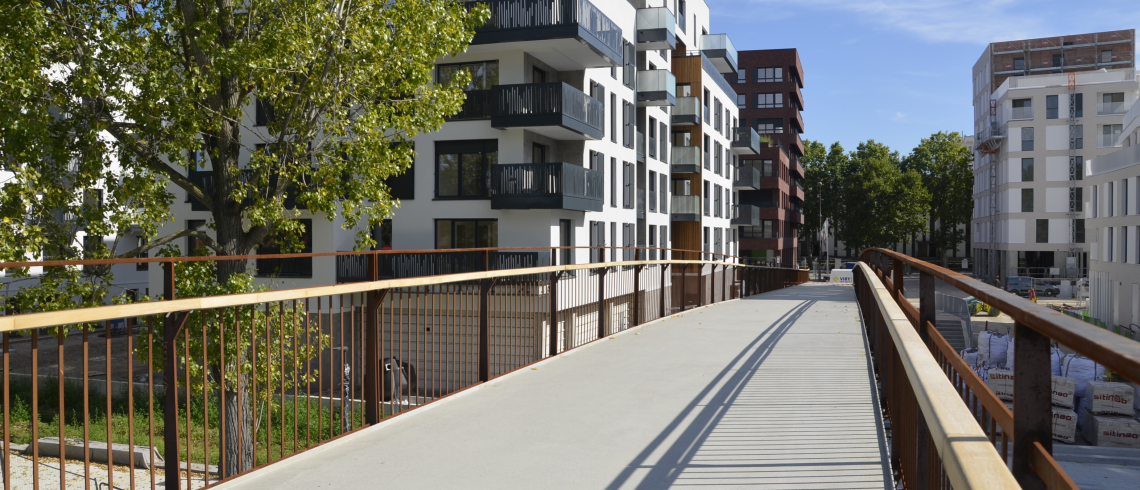 Photo de la passerelle Romy Schneider à Noisy-le-Sec