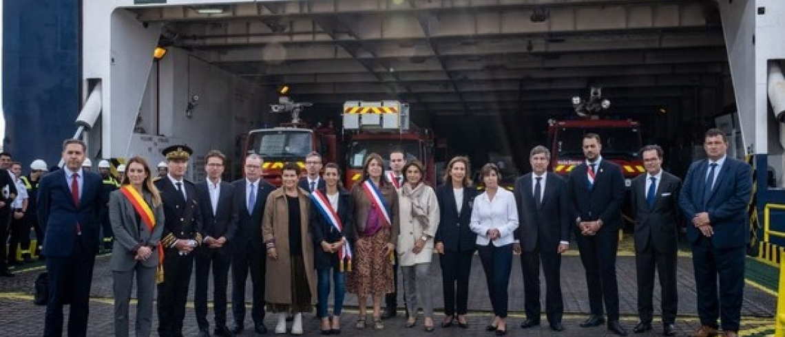 Photo de représentants institutionnels et partenaires lors du lancement de l’opération « Un bateau pour l’Ukraine »