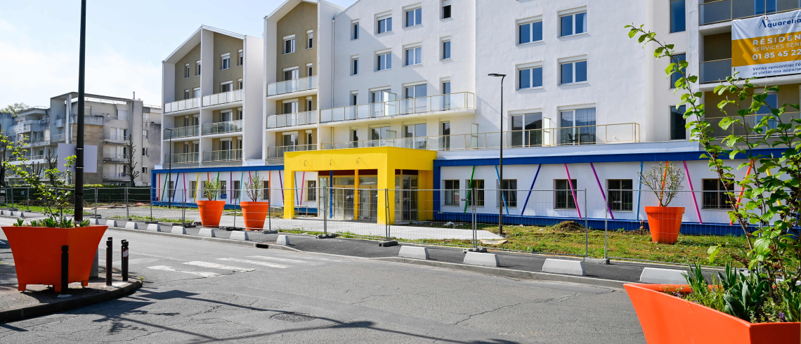Photo de la façade extérieure du regroupement de crèches à  Savigny-le-Temple