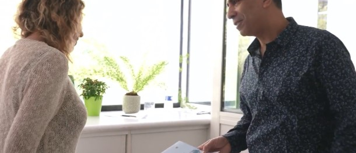 Echange entre un entrepreneur et une membre de association BGE PaRIF