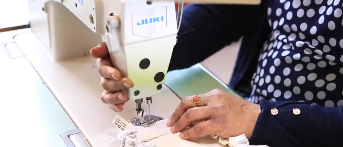 Photo d'une couturière
