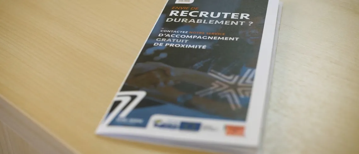 Photo d'un flyer sur le recrutement durable en Seine-et-Marne