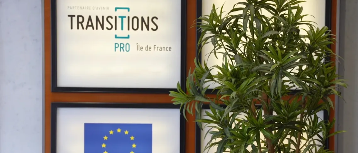 Plaque de l'organisme Transitions Pro Île-de-France.