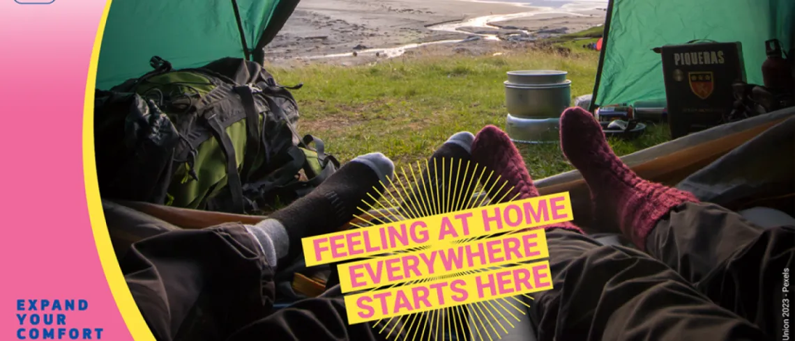 DiscoverEU : visuel du dispositif illustré par un campement sur une plage