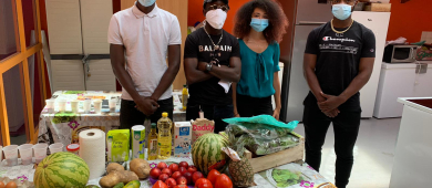 Photo de Joanne et son équipe de la Teame 95