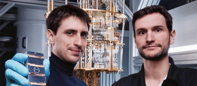 La photo présente les deux fondateurs d'Alice & Bob