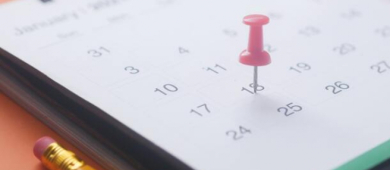 Image d'un calendrier avec une punaise