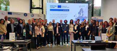 L'image présente les nombreux participants à la réunion de lancement du projet