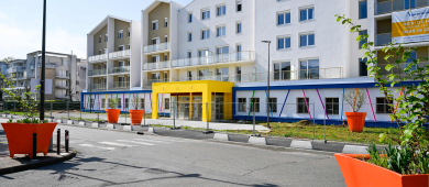 Photo de la façade extérieure du regroupement de crèches à  Savigny-le-Temple