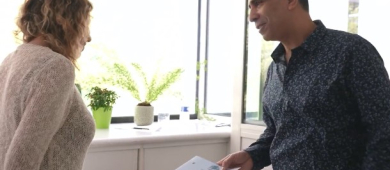 Echange entre un entrepreneur et une membre de association BGE PaRIF