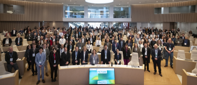 Les nombreux participants au symposium du numérique et de l’intelligence artificielle responsables, réunis dans l'hémicycle