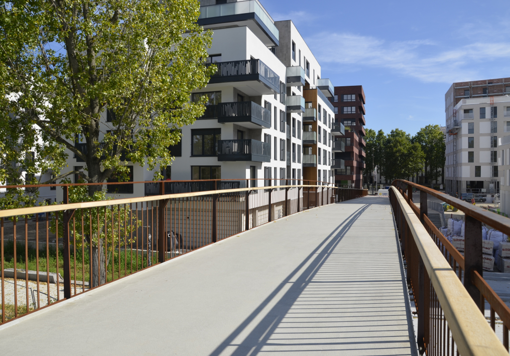 Photo de la passerelle Romy Schneider à Noisy-le-Sec